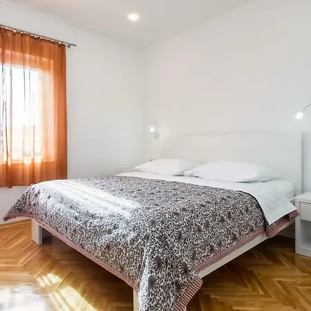 Bruna Apartment *
