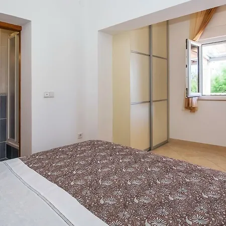 Bruna Apartment