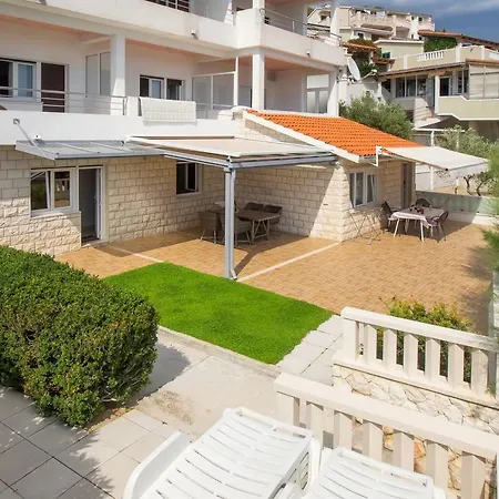 Bruna Apartment Omis
